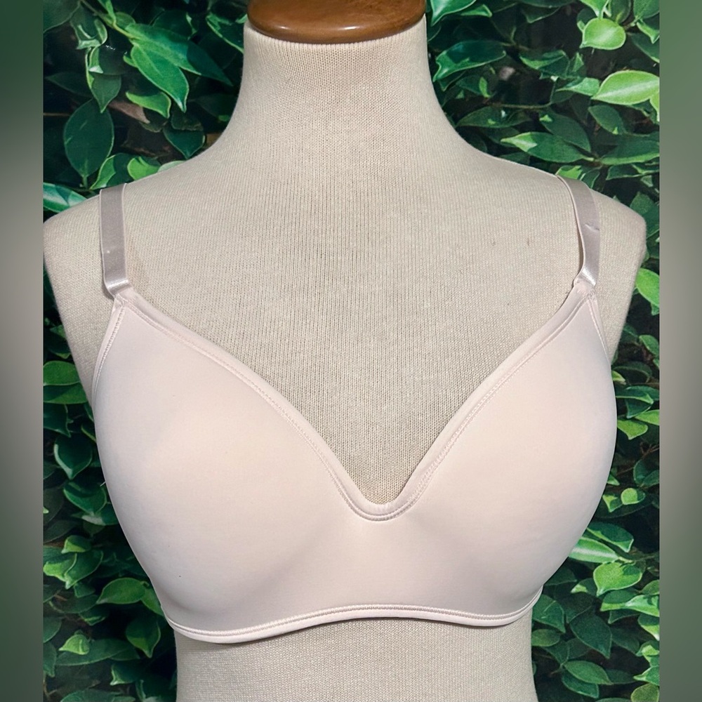 Essentials Rene Rofe Flexible Fit Lined Wirefree Bra Teen 36D Ivory NWOT
